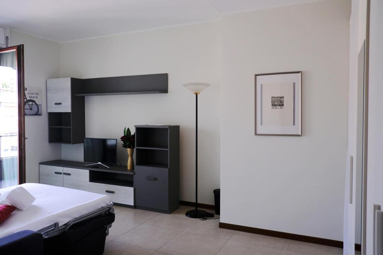 Best Way Rent - Elegante Loft Con Terrazzo Милано Екстериор снимка